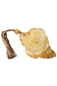 Кулон из янтаря «Роза»