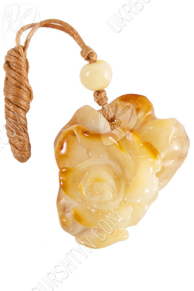 Кулон резьбленный из янтаря «Роза»