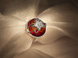 Кольцо с янтарем и черненым серебром «Солнечный цветок»