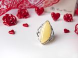 Серебряное кольцо со светлым янтарем «Николь»