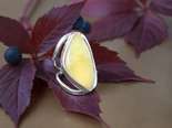 Серебряное кольцо с янтарем «Блики солнца»
