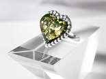 Срібний перстень з бурштином «Серце»