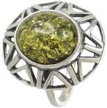 Серебряное кольцо с янтарным кабошоном зеленого оттенка