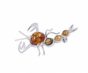 Серебряная брошь с янтарными вставками «Скорпион»