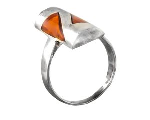 Кольцо из янтаря и серебра