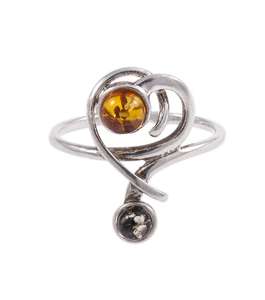 Фигурное кольцо из серебра и янтаря