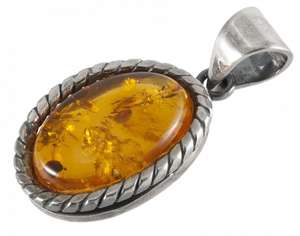 Кулон-медальйон з медовим бурштином