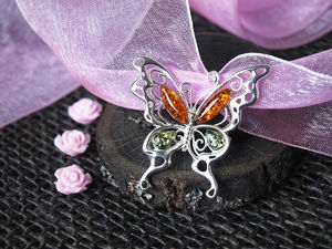 Срібний кулон з бурштином «Метелик»