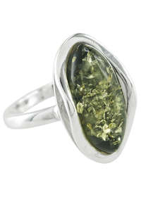 Кольцо с камнем янтаря в серебряной оправе «Лепесток»