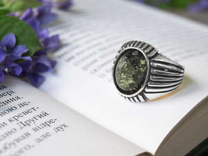 Перстень з бурштином і чорненим сріблом «Модерн»