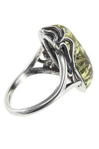 Перстень з бурштином в оправі з чорненого срібла «Азалія»