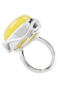 Перстень з бурштином в сріблі «Кайла»