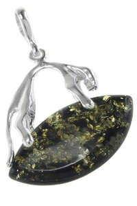 Кулон с камнем янтаря в серебряной оправе «Пума»