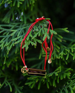 Браслет-оберег с серебром и янтарем «Летисия»