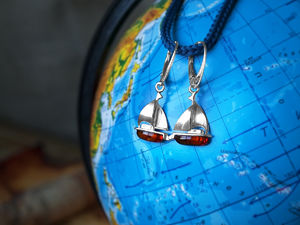 Срібні сережки з бурштином «Кораблики»