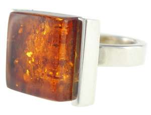 Серебряное кольцо-печатка с камнем янтаря