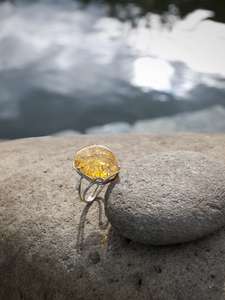 Срібний перстень з бурштином «Аннелі»