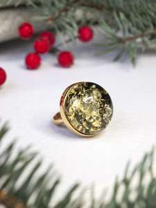 Серебряное кольцо с янтарем «Тсера»