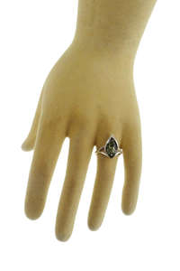 Серебряное кольцо с янтарем «Норена»