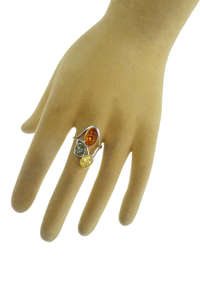 Серебряное кольцо с янтарем «Триада»