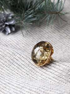 Серебряное кольцо с янтарем в позолоте «Зоя»