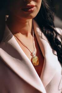 Серебряный кулон с камнем янтаря «Белинда»