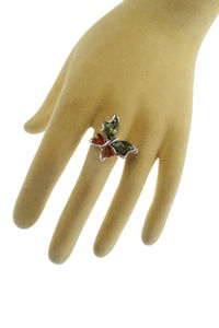 Срібний перстень з бурштином «Метелик»