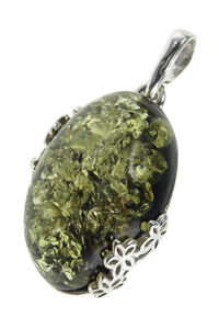 Серебряный кулон с янтарем «Камея»