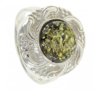 Кольцо из серебра с зеленым янтарем