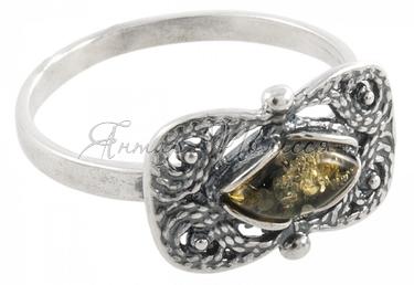 Кольцо из чернёного серебра с янтарём
