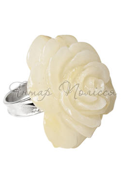 Срібний перстень з бурштином «Біла троянда»