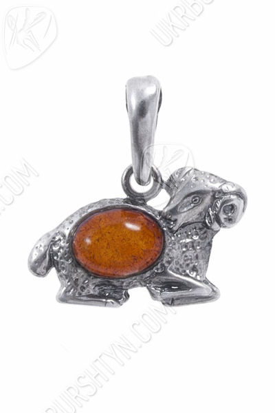 Кулон из серебра с янтарем «Овен»