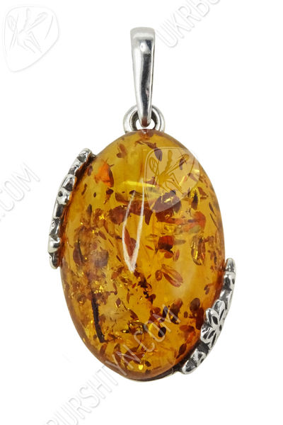 Серебряный кулон с янтарем «Камея»