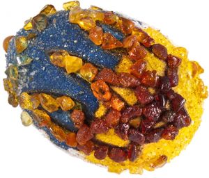 Сувенир «Писанка» инкрустированная янтарем