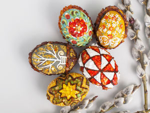 Сувенір «Писанка» інкрустована бурштином