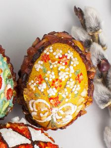 Сувенир «Писанка» инкрустированная янтарем