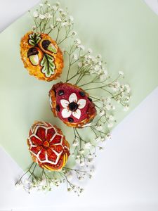 Сувенир «Писанка» инкрустированная янтарем