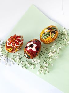 Сувенир «Писанка» инкрустированная янтарем