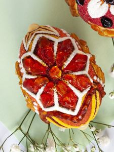 Сувенир «Писанка» инкрустированная янтарем