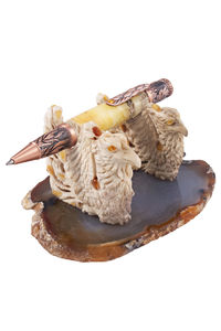 Ручка с резбленным рогом оленя на подставке «Феникс»