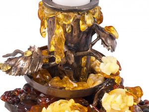 Подсвечник с янтарными розами