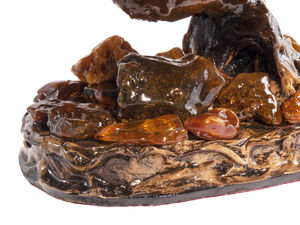 Дерево-бонсай с янтарными камнями