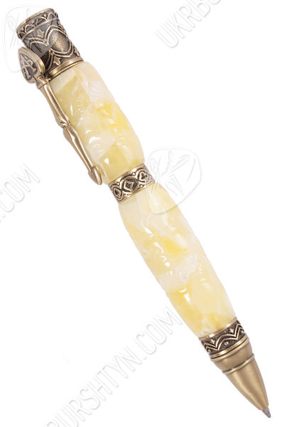 Ручка с резбленным янтарем «Азарт»