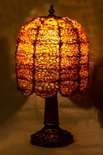 Лампа з бурштиновим абажуром