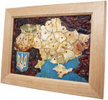 Карта України з мозаїкою із бурштинових пластин