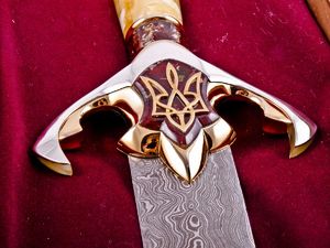 Кинжал инкрустированный янтарем/Vip