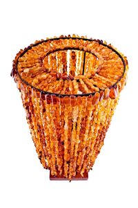 Лампа из янтарных бус