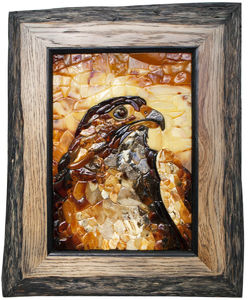 Картина з каменів бурштину «Сокіл»