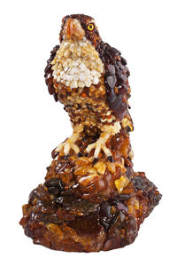 Статуэтка инкрустированная янтарем «Сокол»