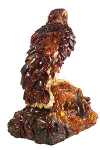 Статуэтка инкрустированная янтарем «Сокол»